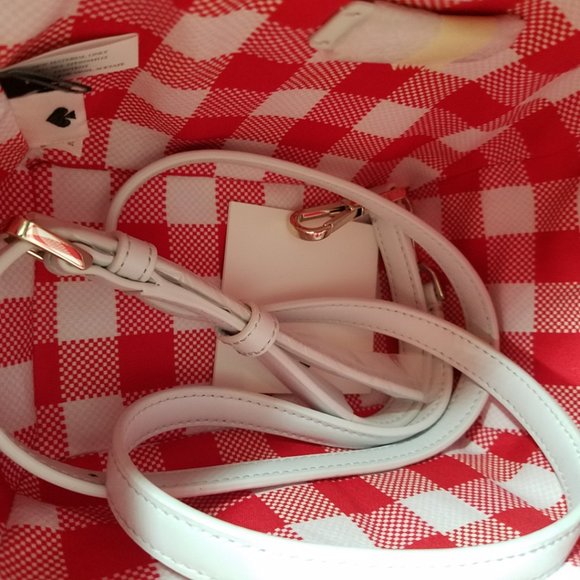 MAKE AN OFFER  Kate Spade Wicker Picnic Basket Strawberry White - Picture 10 of 13